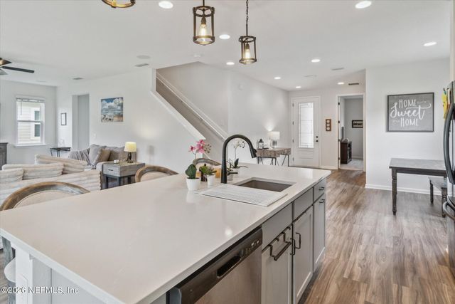 1977 AMBERLY Drive, Middleburg, FL 32068