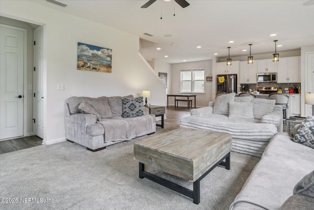 1977 AMBERLY Drive, Middleburg, FL 32068