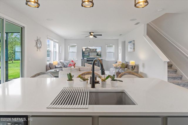 1977 AMBERLY Drive, Middleburg, FL 32068