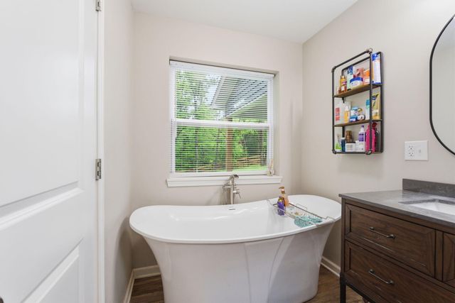 203 Mallard Point Drive, Georgetown, KY 40324