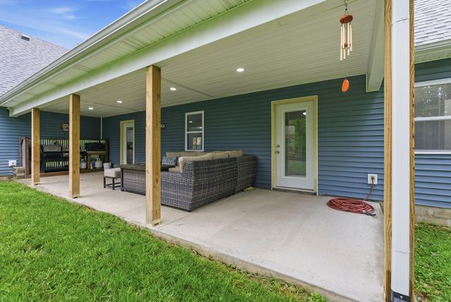 203 Mallard Point Drive, Georgetown, KY 40324