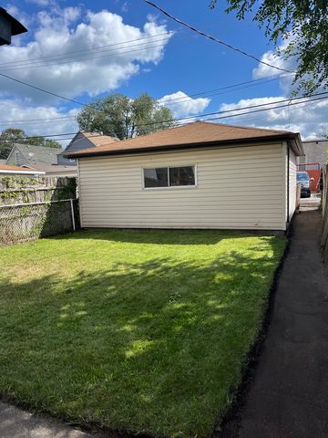 10653 S Mackinaw Avenue, Chicago, IL 60617