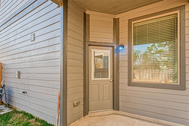 316 N Spotted Fern Drive, Montgomery, TX 77316