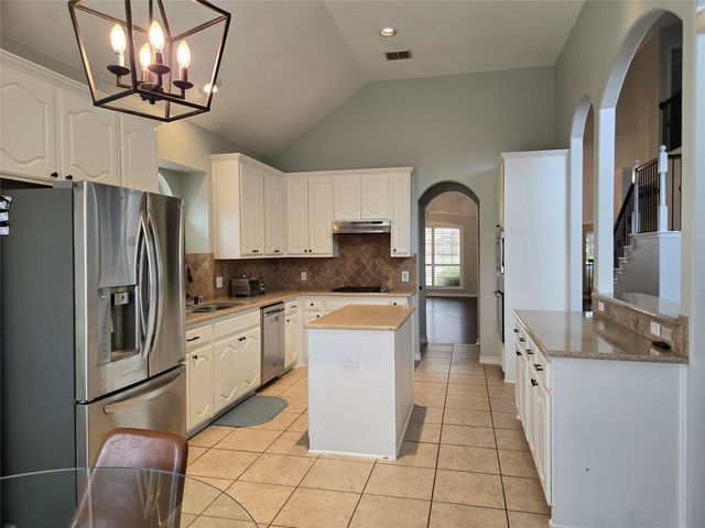 1355 Meadowview Drive, Kennedale, TX 76060