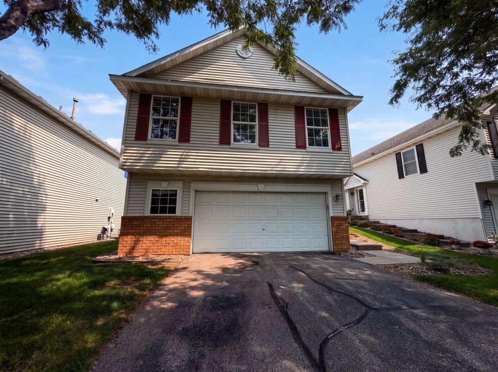 7476 Hampton Lane, Shakopee, MN 55379 — exterior