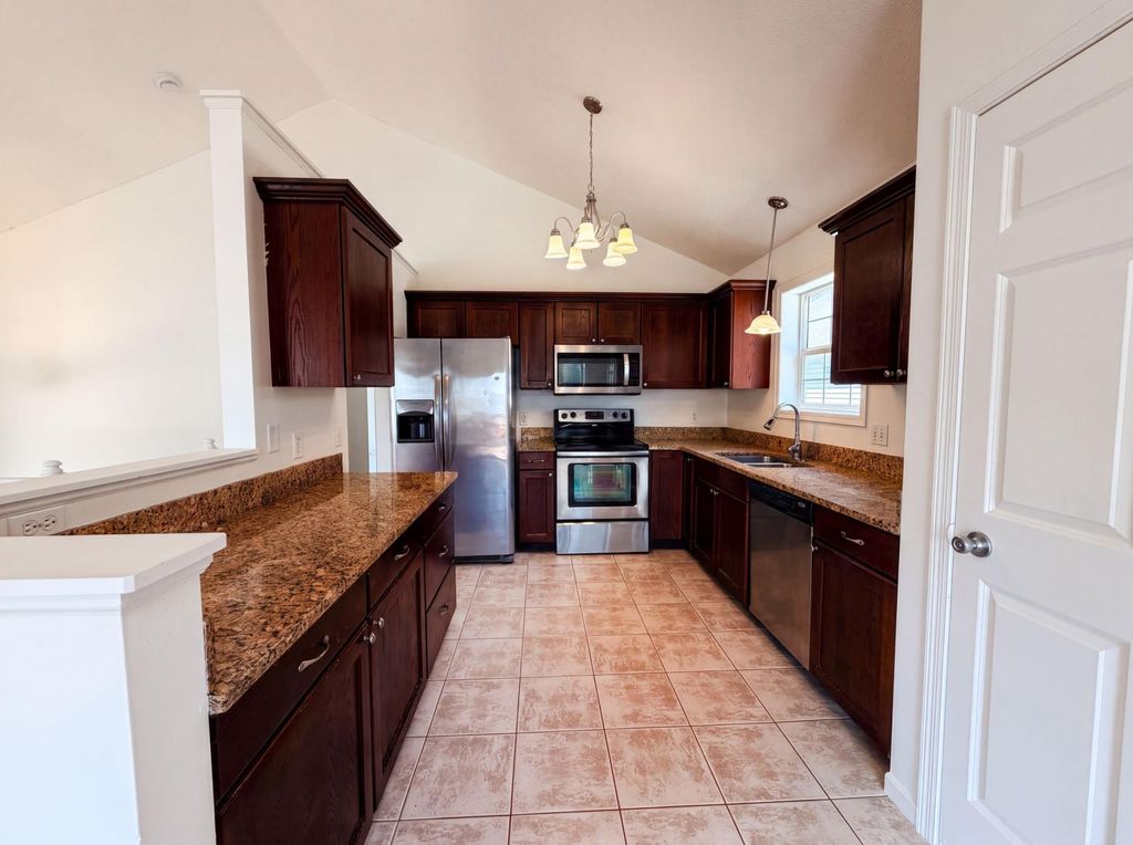 7476 Hampton Lane, Shakopee, MN 55379 — photo 2