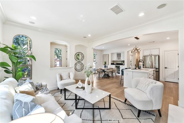 100 Alhambra, Irvine, CA 92620
