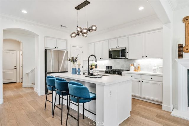 100 Alhambra, Irvine, CA 92620