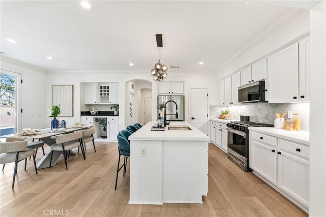 100 Alhambra, Irvine, CA 92620