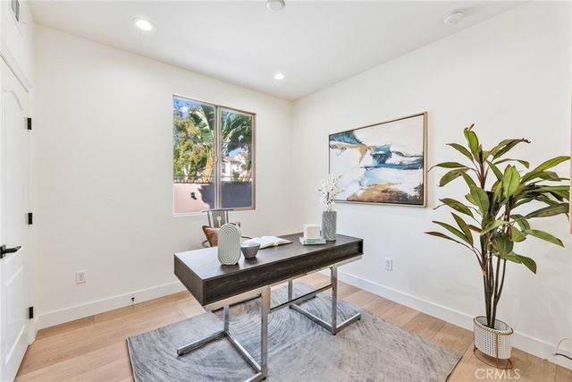 100 Alhambra, Irvine, CA 92620