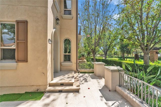 100 Alhambra, Irvine, CA 92620