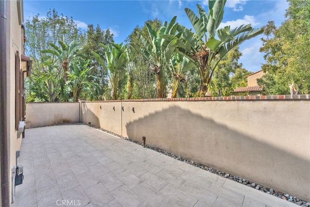 100 Alhambra, Irvine, CA 92620
