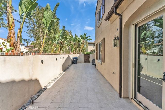 100 Alhambra, Irvine, CA 92620