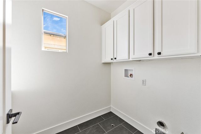 100 Alhambra, Irvine, CA 92620