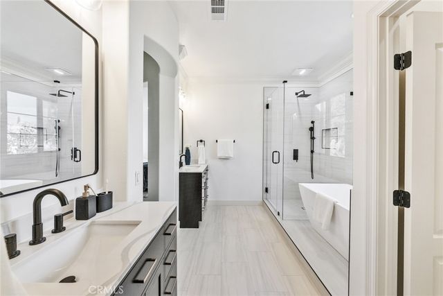 100 Alhambra, Irvine, CA 92620