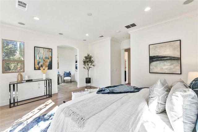 100 Alhambra, Irvine, CA 92620