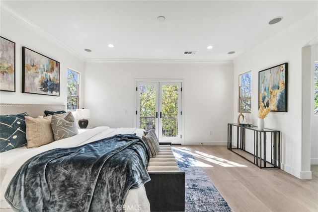100 Alhambra, Irvine, CA 92620