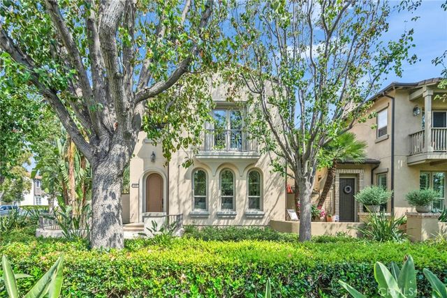 100 Alhambra, Irvine, CA 92620