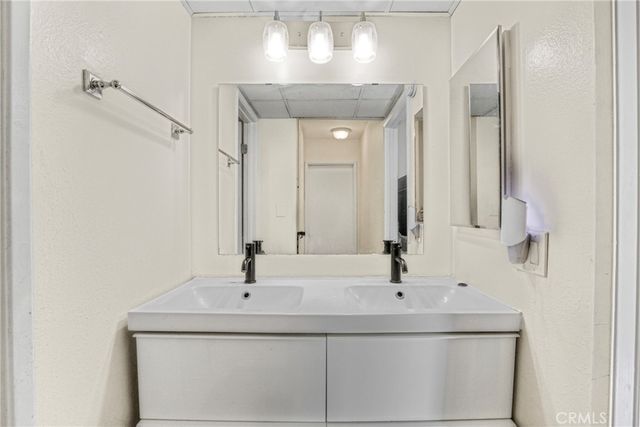 7300 Lennox J5, Van Nuys, CA 91405