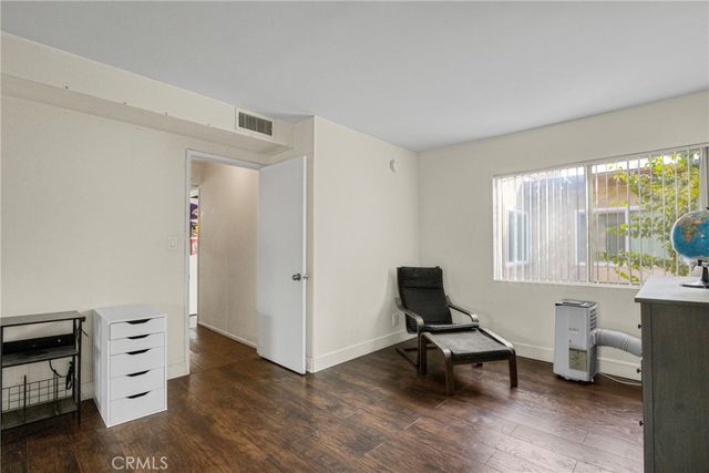 7300 Lennox J5, Van Nuys, CA 91405