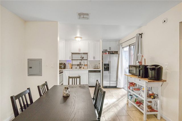 7300 Lennox J5, Van Nuys, CA 91405