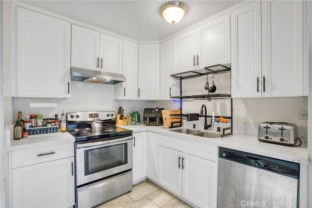 7300 Lennox J5, Van Nuys, CA 91405