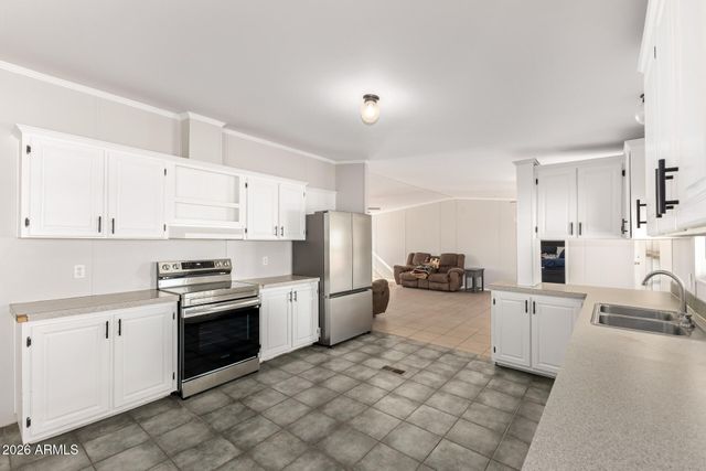 32890 N KAREN Lane, San Tan Valley, AZ 85143