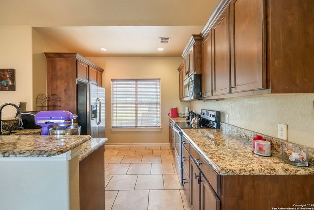 107 Garrett Way, Canyon Lake, TX 78133