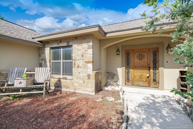 107 Garrett Way, Canyon Lake, TX 78133