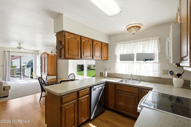 7 Turnbridge Row, Manchester, NJ 08759