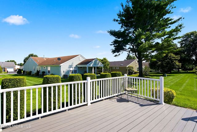 7 Turnbridge Row, Manchester, NJ 08759