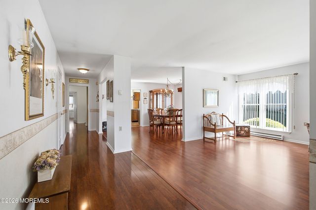 7 Turnbridge Row, Manchester, NJ 08759