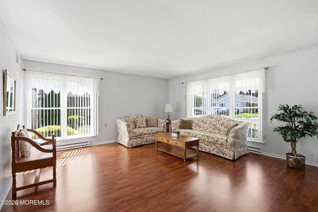 7 Turnbridge Row, Manchester, NJ 08759