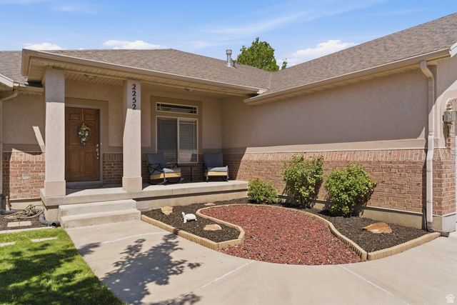2252 W 1125 S, Syracuse, UT 84075