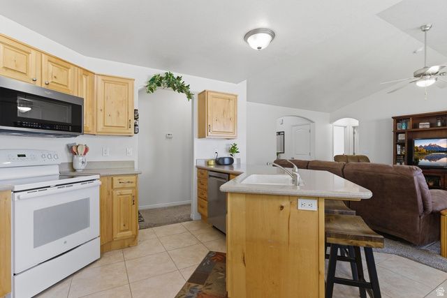 2252 W 1125 S, Syracuse, UT 84075