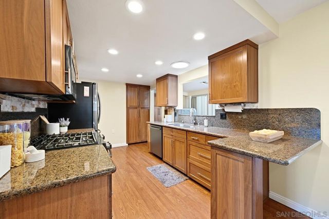 12061 Callado Rd, San Diego, CA 92128