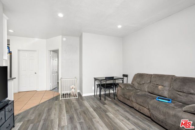 11329 Sherman Way, Sun Valley (los Angeles), CA 91352