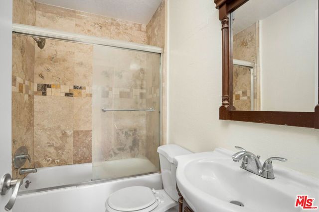 11329 Sherman Way, Sun Valley (los Angeles), CA 91352