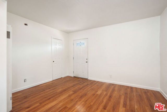 11329 Sherman Way, Sun Valley (los Angeles), CA 91352