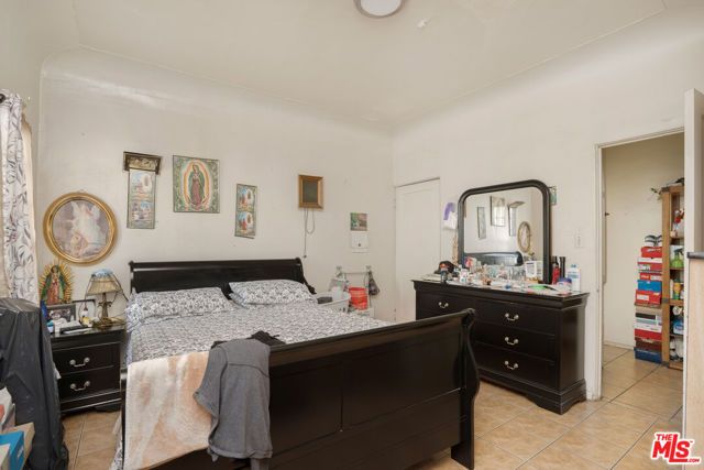 11329 Sherman Way, Sun Valley (los Angeles), CA 91352