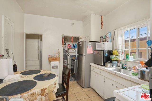 11329 Sherman Way, Sun Valley (los Angeles), CA 91352