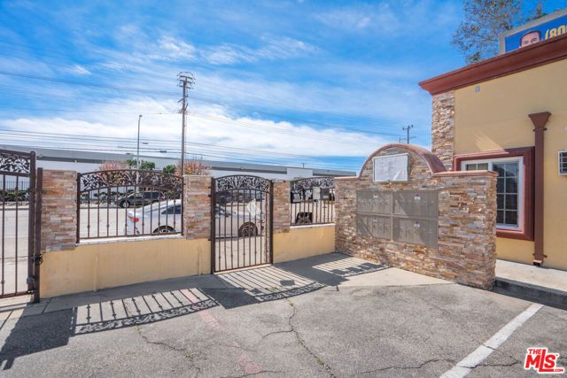 11329 Sherman Way, Sun Valley (los Angeles), CA 91352