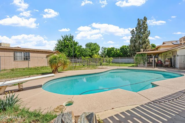 4332 W MONTE CRISTO Avenue W, Glendale, AZ 85306