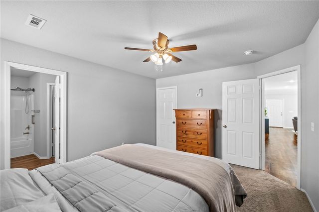 927 E Swift Drive, Fayetteville, AR 72701