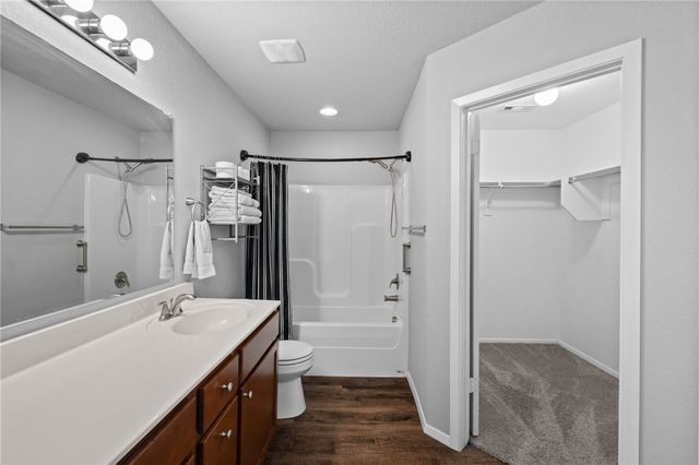 927 E Swift Drive, Fayetteville, AR 72701