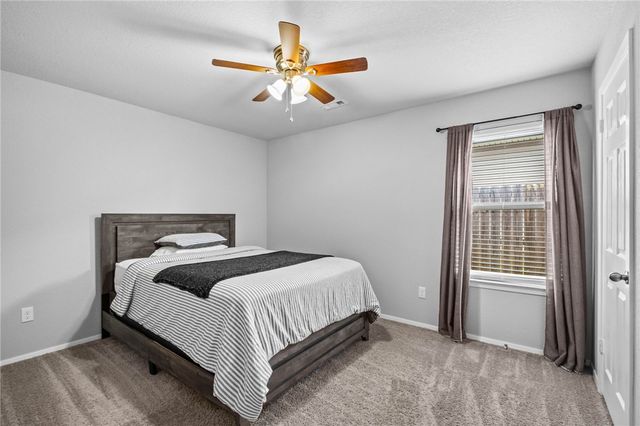 927 E Swift Drive, Fayetteville, AR 72701
