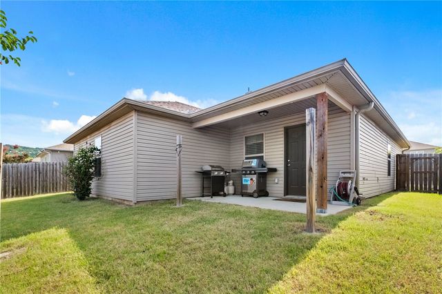 927 E Swift Drive, Fayetteville, AR 72701