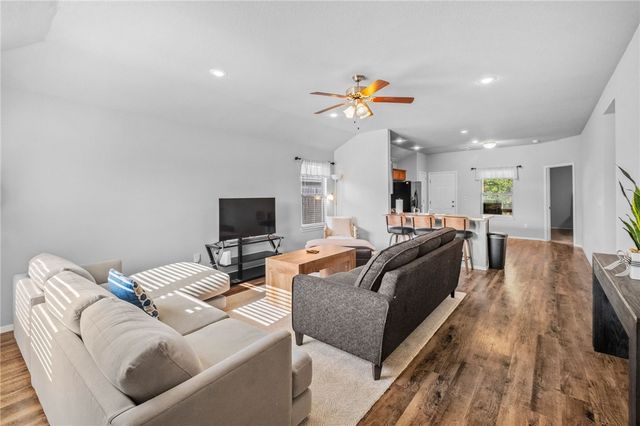 927 E Swift Drive, Fayetteville, AR 72701