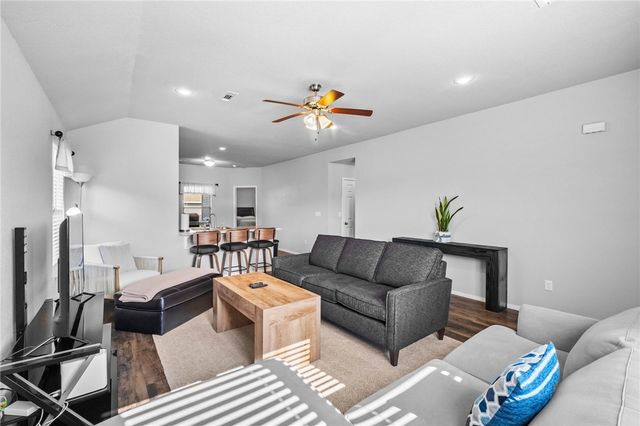 927 E Swift Drive, Fayetteville, AR 72701