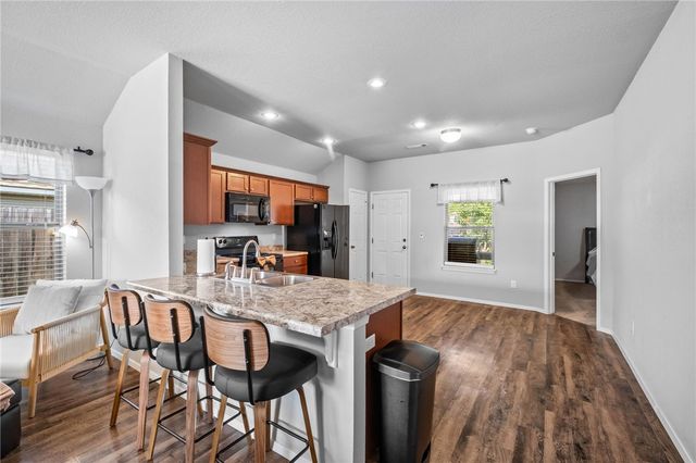 927 E Swift Drive, Fayetteville, AR 72701